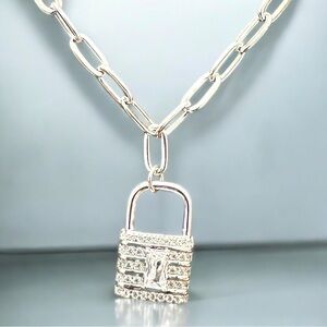 Elegant Silver Paddock Pendant Necklace